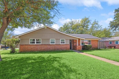 401 Vicki Place, Hurst, TX 76053 - photo 4