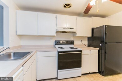 9226 Chadburn Place, Montgomery Village, MD 20886 - photo 3