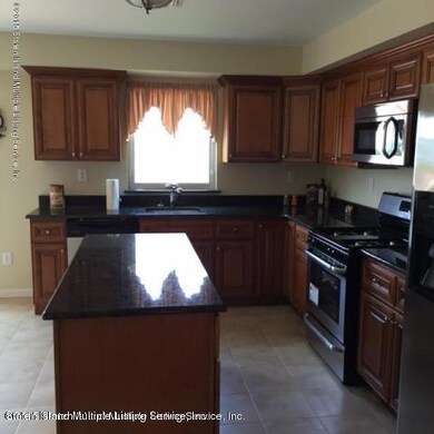 17 Bayonne Ct, Staten Island, NY 10302 - photo 3