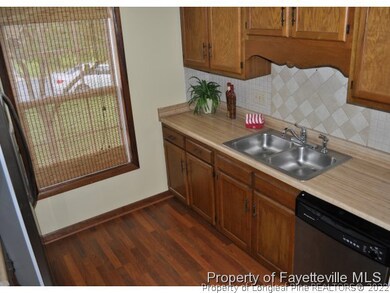 4479 Kinkead Ct, Fayetteville, NC 28314 - photo 4