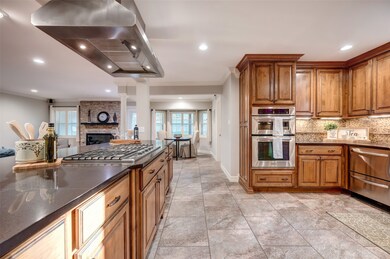 10023 Green Tree Rd, Houston, TX 77042 - photo 4