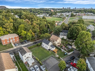 634 Newhall St, Hamden, CT 06517 - photo 3