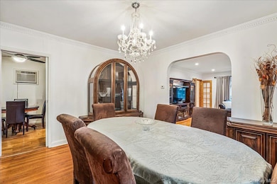 186-15 Grand Central Pkwy, Jamaica, NY 11432 - photo 5