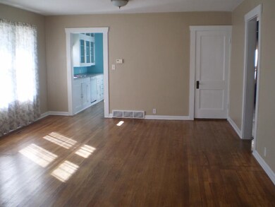 715 S 4th Ave W, Newton, IA 50208 - photo 4