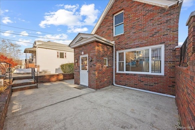 124 Alexander Ave, Yonkers, NY 10704 - photo 4