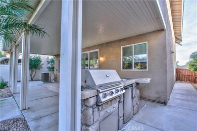 31092 Huntsman Ct, Winchester, CA 92596 - photo 3