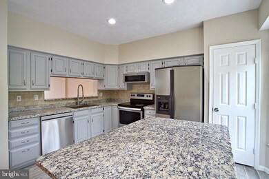 14043 Winding Ridge Ln, Centreville, VA 20121 - photo 6
