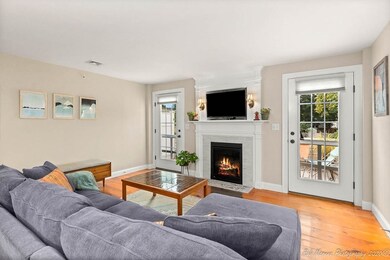 46-48 Purchase St unit 4, Newburyport, MA 01950 - photo 3