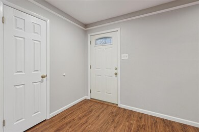 908 Trailwood Dr, Hurst, TX 76053 - photo 4