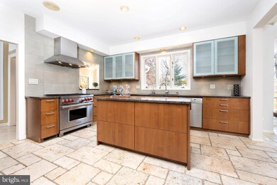 5825 Mossrock Dr, Rockville, MD 20852 - photo 2