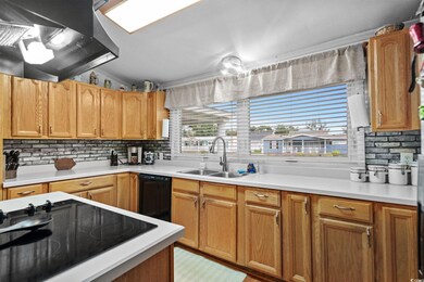 875 S Marlin Cir, Murrells Inlet, SC 29576 - photo 6