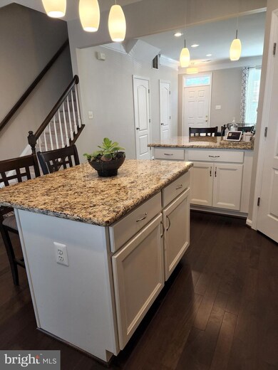 2374 Woodland Pond Ln, Herndon, VA 20171 - photo 7