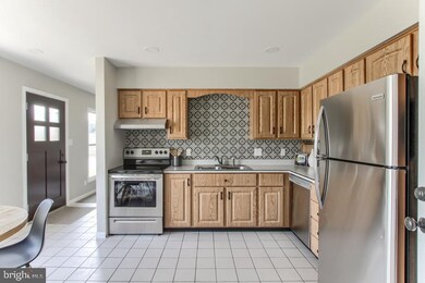 725 Walnut St, Lemoyne, PA 17043 - photo 3