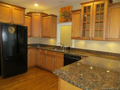 Kitchen w/Granite Counters