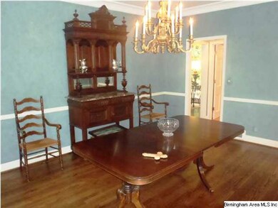 Great-size dining room.