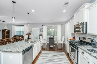 2945SwampSparrowCir018