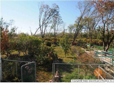 646 Seaview Ave, Staten Island, NY 10305 - photo 4