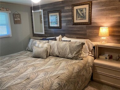 kings size bedroom