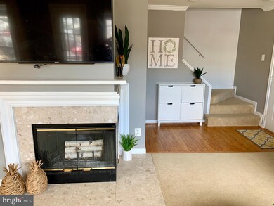 8206 Catbird Cir unit 201, Lorton, VA 22079 - photo 6