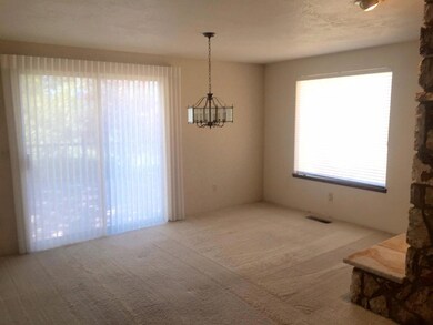 257 Cindy Ln, Grants Pass, OR 97526 - photo 6