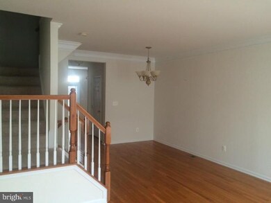 42596 Pine Forest Dr, Chantilly, VA 20152 - photo 4