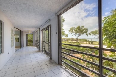 Screened Porch diff. view