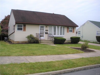 1571 Eastwood Dr, Bethlehem, PA 18018 - photo 2