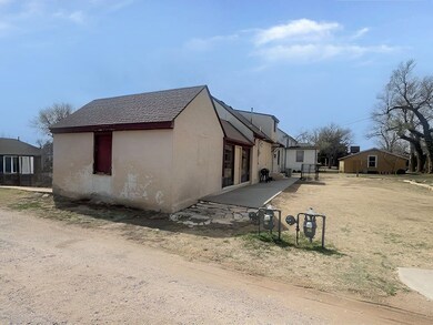 314 W Wash St, Jetmore, KS 67854 - photo 3