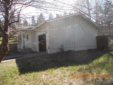 2129 NE Edgewood St, Bend, OR 97701 - photo 4