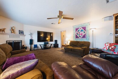 09DAF2A5-7A4B-41DC-AA8B-5CF933304FF0