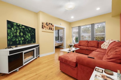 12 N Mayfield Ave unit 3, Chicago, IL 60644 - photo 3