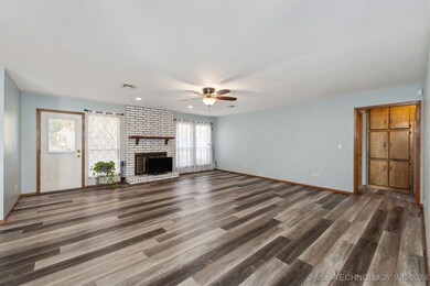 276 Elm Dr, Pryor, OK 74361 - photo 4