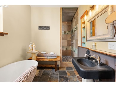 676 NW 9th St, Warrenton, OR 97146 - photo 7