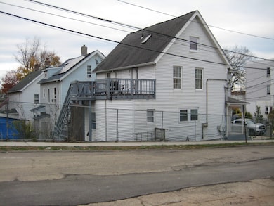 90 Tom Thumb St, Bridgeport, CT 06606 - photo 3