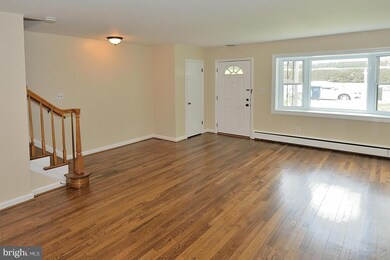19 W Taylor Run Pkwy, Alexandria, VA 22314 - photo 3