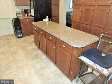 1504 Flanders Ln unit TRLR A, Harwood, MD 20776 - photo 5