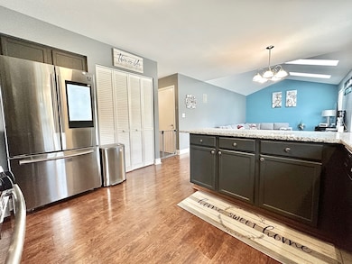 1905 Scott Cir, Carpentersville, IL 60110 - photo 4