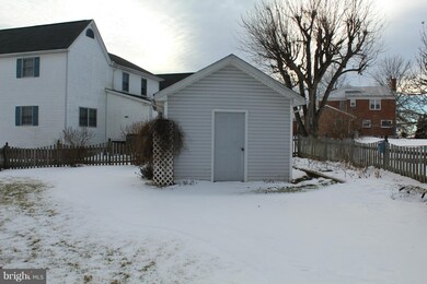 590 Fulton Dr, Strasburg, VA 22657 - photo 6