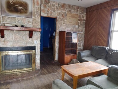 FIREPLACE IN LIVING ROOM