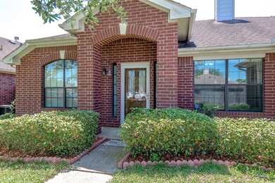 4915 Mountain Timber Dr, Friendswood, TX 77546 - photo 4