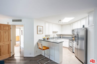 Eaton Crest unit 309, Los Angeles, CA 90042 - photo 3