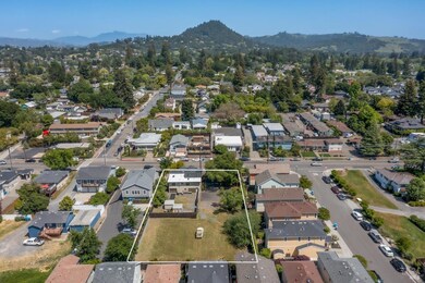 733 Healdsburg Ave, Healdsburg, CA 95448 - photo 2