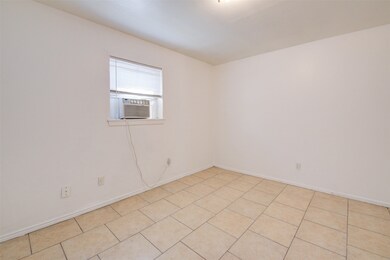 3703 Seabrook St unit 3, Houston, TX 77021 - photo 2