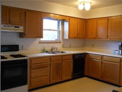 1316 Sheffield St, Pittsburgh, PA 15233 - photo 4