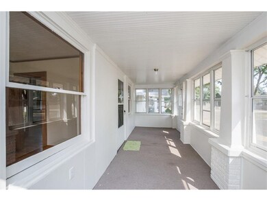 1910 K St SW, Cedar Rapids, IA 52404 - photo 2