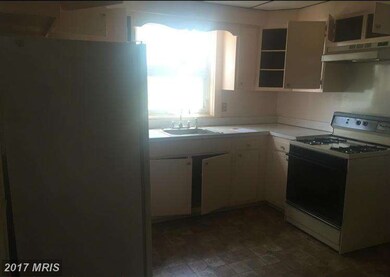 8600 Oakleigh Rd, Parkville, MD 21234 - photo 5