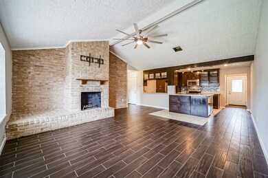 16614 Townes Rd, Friendswood, TX 77546 - photo 4