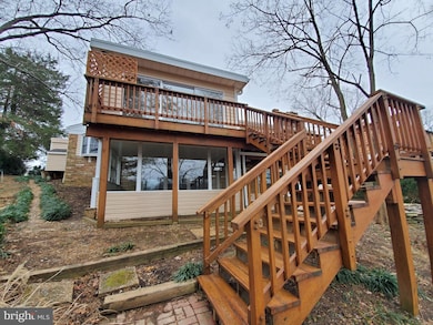 6226 Lakeview Dr, Falls Church, VA 22041 - photo 2