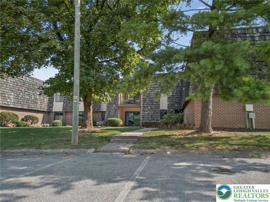 977 Village Round unit A, Allentown, PA 18106 - photo 3