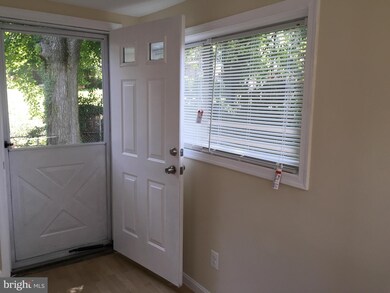 5104 60th Ave, Hyattsville, MD 20781 - photo 4